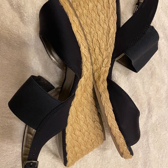 Espadrilles Bandolino Navy Wedge Sandals (Macy's) - size 8 - like new - Picture 4 of 6